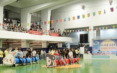 城市大學開學「陸上奔月」吸睛!金牌實力、海內外實習打動新生