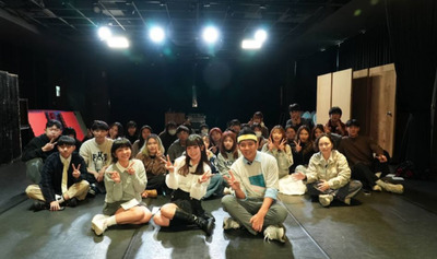 兒童界天王天后城市科大出任務 驚艷演藝系同學空翻神技